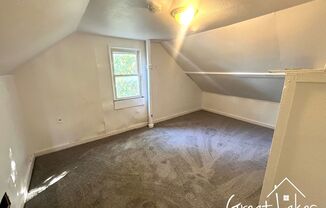 3 beds, 1 bath, $1,050