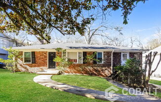 1992 WOODLAND HLS AVE NW