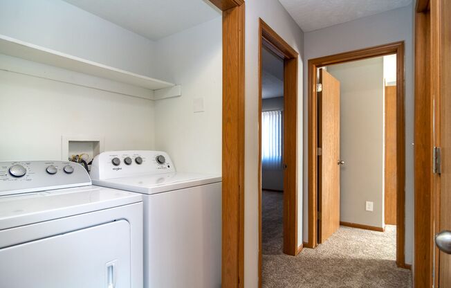 3 beds, 2 baths, 1,100 sqft, $1,156, Unit 0208