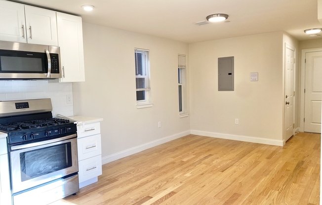 3 beds, 1.5 baths, 1,000 sqft, $3,800, Unit 2