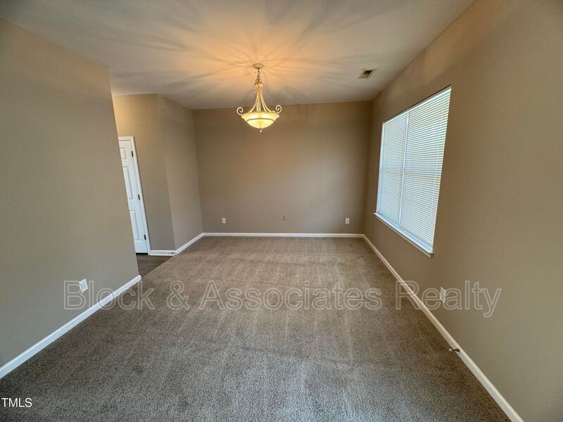 1530 EVA MAE DR