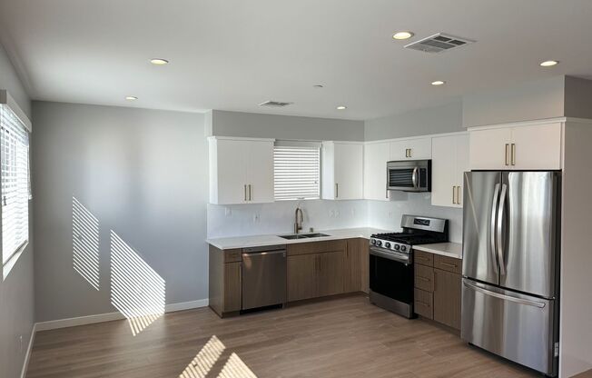 Beautiful 2 bed 1 bath modern apartment in Del Rey