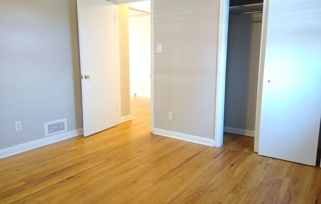 2 beds, 1 bath, $2,295