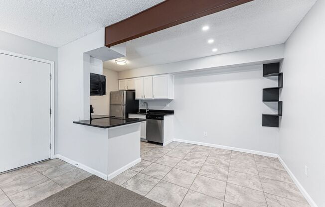 1 bed, 1 bath, $1,250, Unit #9-106