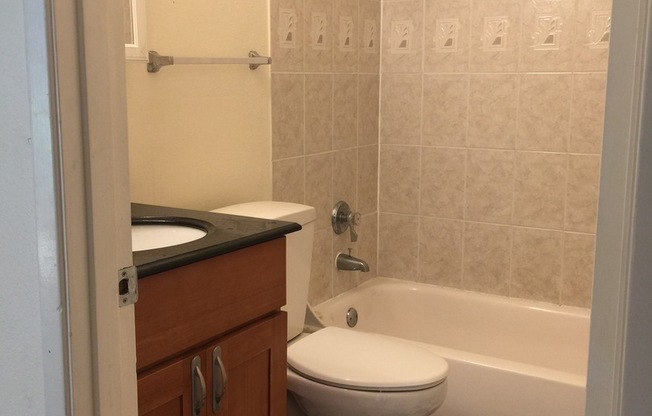 2 beds, 1 bath, $1,895, Unit 715