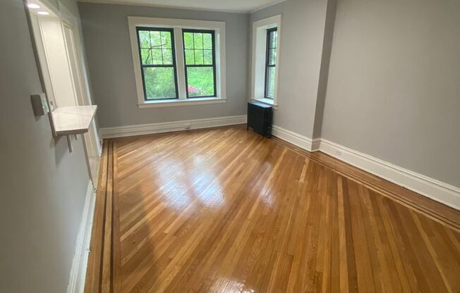 1 bed, 1 bath, 700 sqft, $2,350, Unit A05