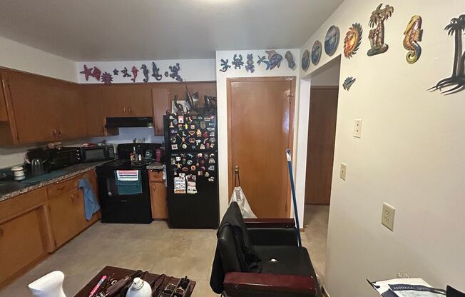 1 bed, 1 bath, $1,015, Unit 14