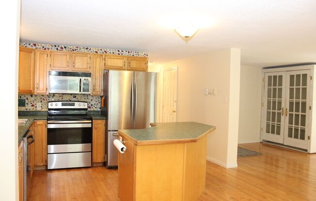 3 beds, 2 baths, $2,100