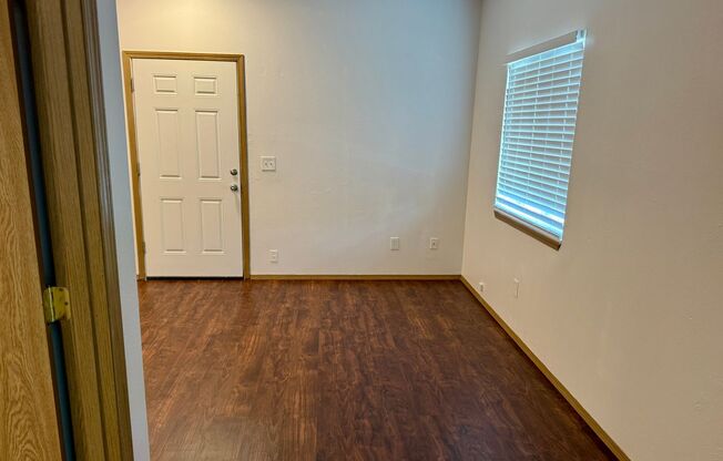 #170-5520 N. Missouri Ave.