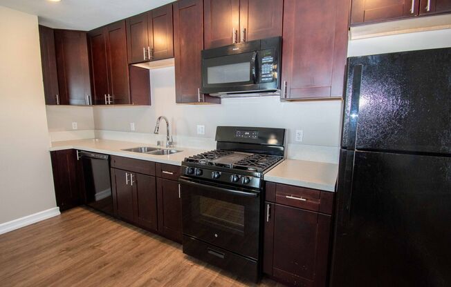 4519-4533 1/2 Delta Street