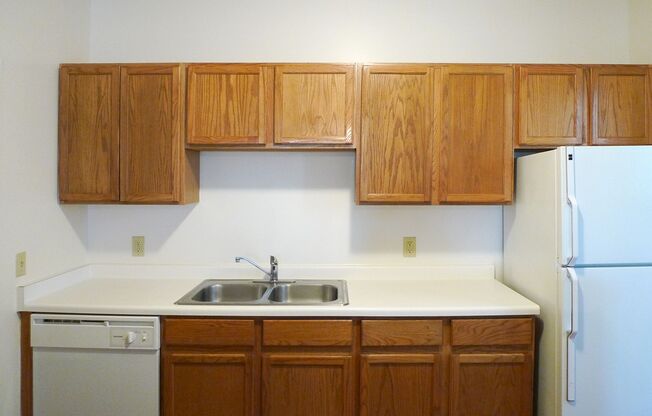2 beds, 2 baths, 1,075 sqft, $1,450, Unit 12 - 01