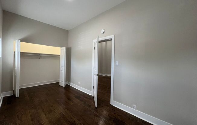 2 beds, 1 bath, $2,150, Unit 1R