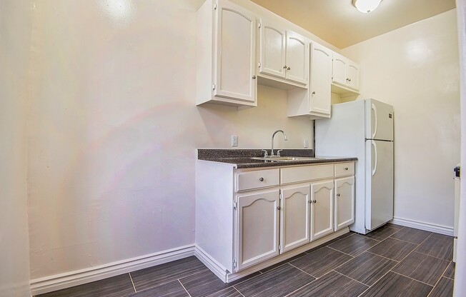 Studio, 1 bath, $1,350, Unit 416