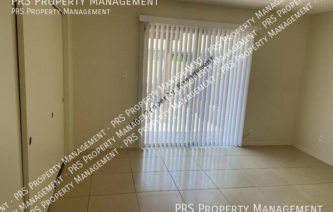 1532 E EL PARQUE DR