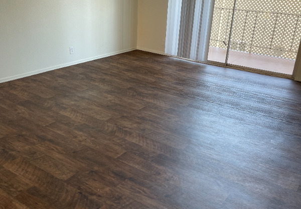 2221 E LENITA LN