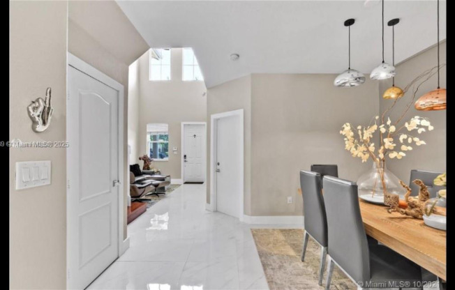 981 SW 149 CT