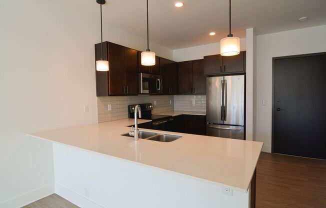 1 bed, 1 bath, 832 sqft, $1,305, Unit 213