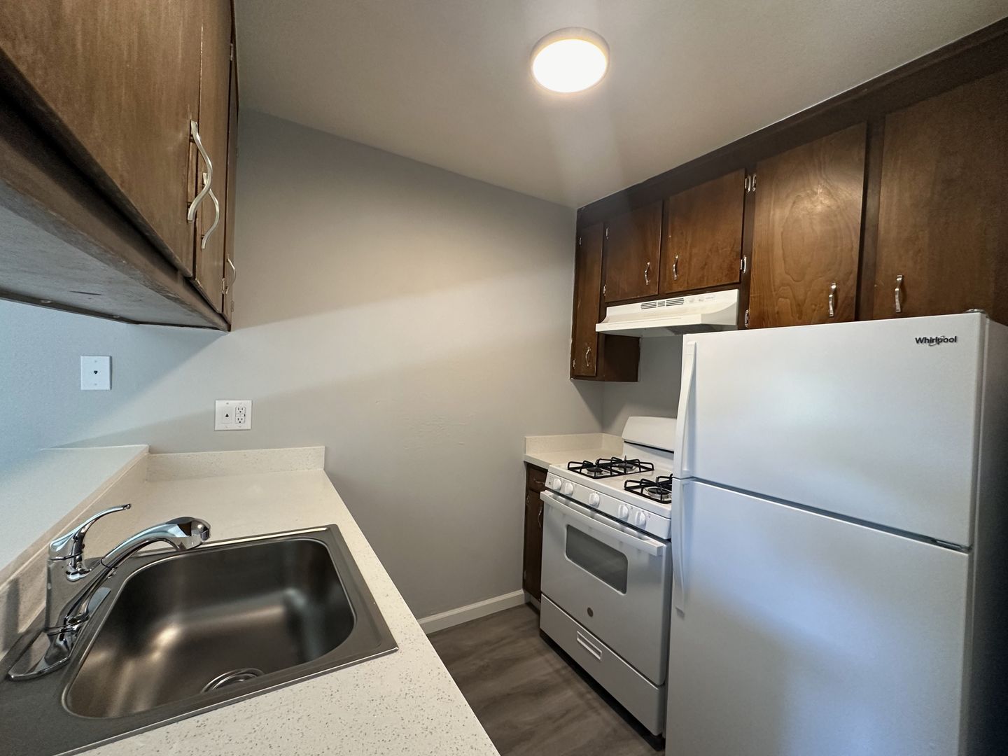 330 W Acacia Street