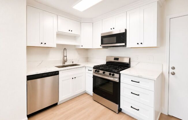 2 beds, 2 baths, 1,044 sqft, $3,228, Unit #101-WDR