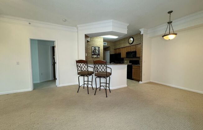 2 beds, 2 baths, $2,200, Unit # 4205