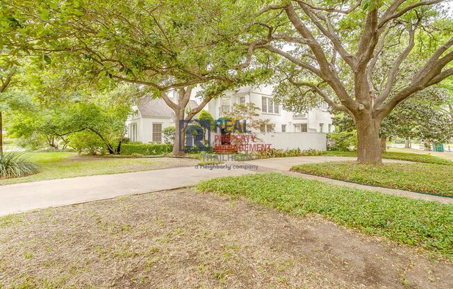 Charming Monticello Townhome – 4 Beds, Updated Kitchen & On-Site Parking