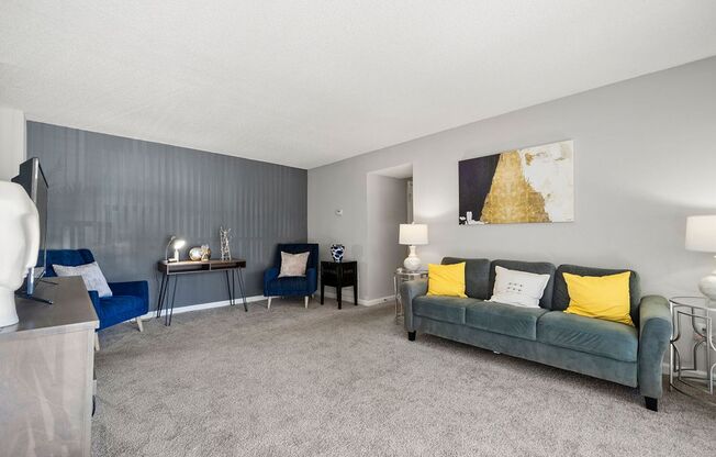 2 beds, 1 bath, 988 sqft, $1,199, Unit 545-201