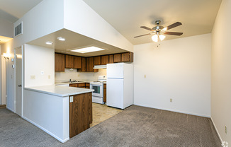 2 beds, 1 bath, 960 sqft, $1,695, Unit 84-133