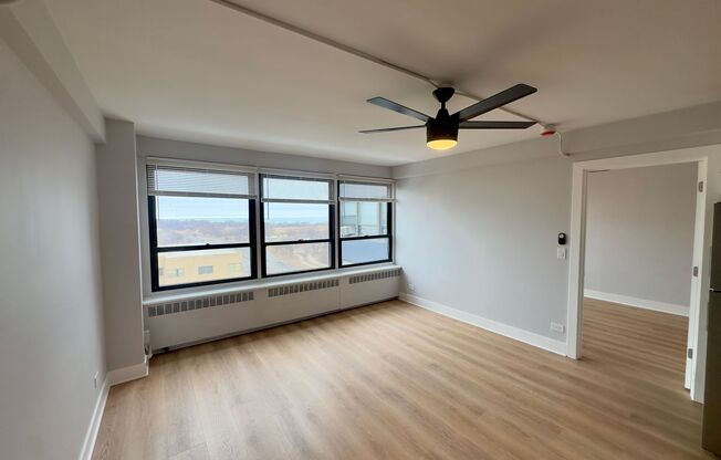 1 bed, 1 bath, 700 sqft, $1,900, Unit 418-1509