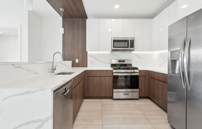 2 beds, 2 baths, 980 sqft, $2,850, Unit 302