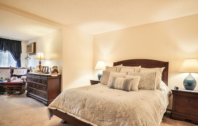 2 beds, 2 baths, 1,070 sqft, $2,600, Unit 8-8A