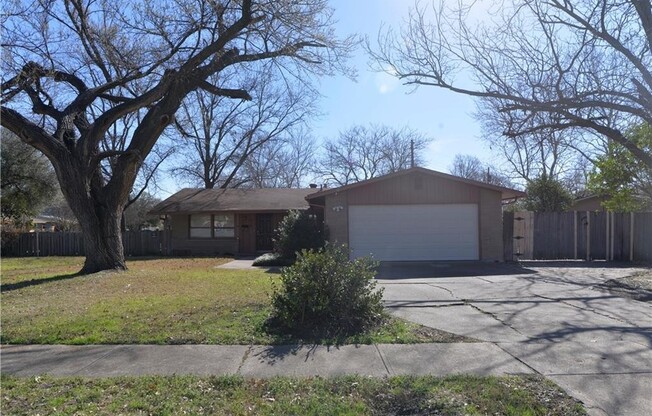 4 bedroom home in Richardson!