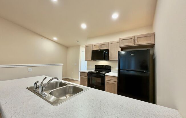 1 bed, 1 bath, 749 sqft, $1,324, Unit EC 4242-13