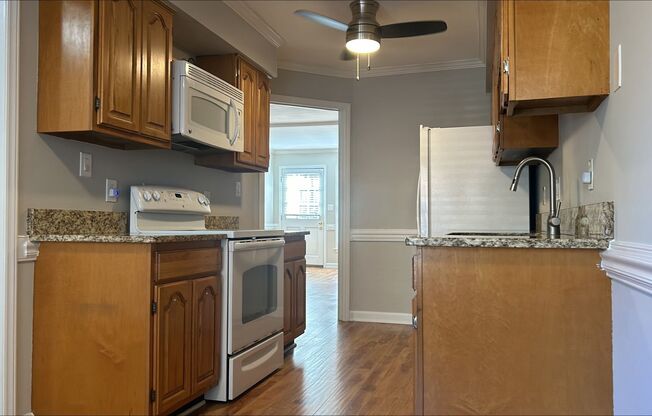 2 beds, 2.5 baths, $1,595