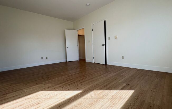 2 beds, 1 bath, $2,600