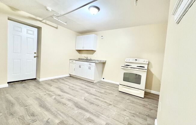 1 bed, 1 bath, 272 sqft, $1,050, Unit 1C