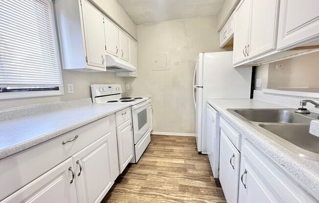 2 beds, 1 bath, 905 sqft, $995, Unit 1405-B