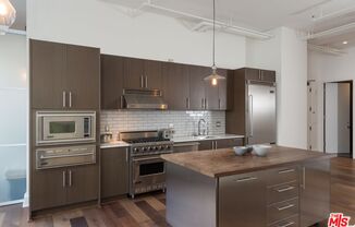 1 bed, 2 baths, 2,160 sqft, $6,500, Unit 309