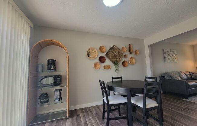 2 beds, 1.5 baths, 950 sqft, $1,695