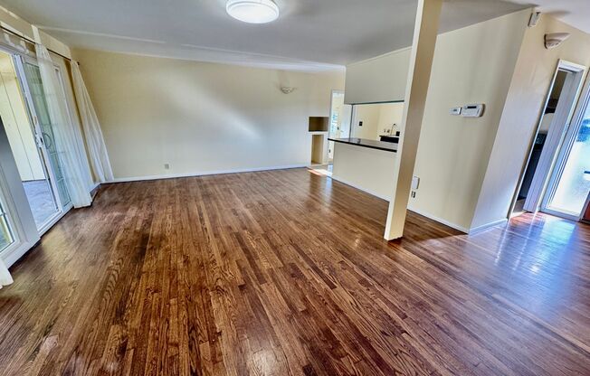 Single Family Home 3 Bed / 1 Bath Home w/ Familyroom - Richmond, CA