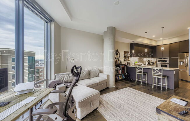 1 bed, 1.5 baths, 951 sqft, $2,300, Unit 617