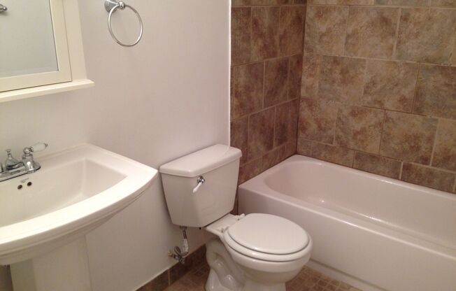 Studio, 1 bath, $950