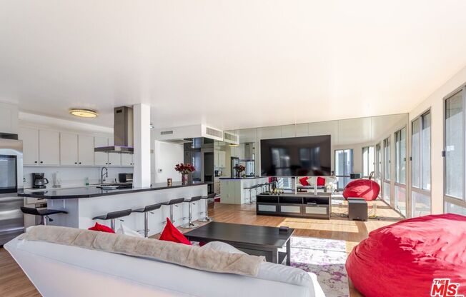 2 beds, 2 baths, 1,172 sqft, $4,550, Unit 1105