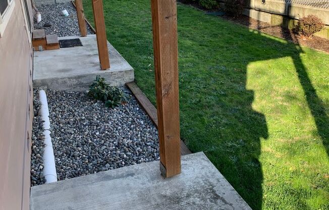 3 beds, 2 baths, 1,434 sqft, $2,450, Unit B110