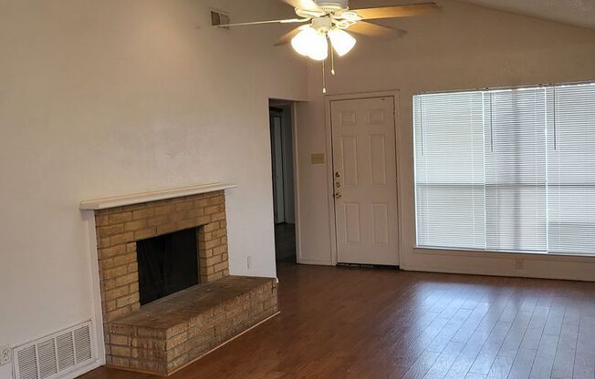 2716 St. George Place Arlington, TX 76015