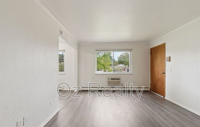 1733 CHRISTIAN AVE
