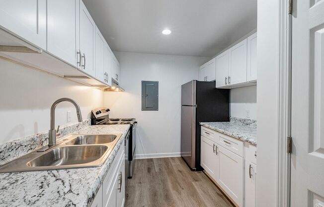 3 beds, 2 baths, 1,200 sqft, $1,995, Unit 2290-03