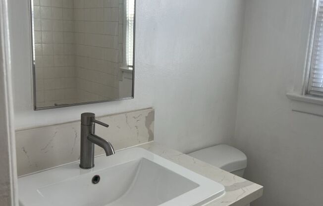 Studio, 1 bath, 400 sqft, $1,695