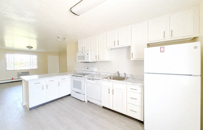 2 beds, 1 bath, 832 sqft, $1,699, Unit 109