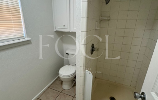 3 beds, 2 baths, $1,400