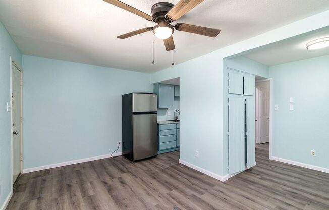 1 bed, 1 bath, 517 sqft, $800, Unit 12